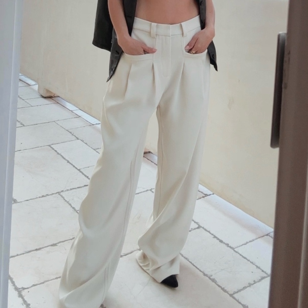 JiuJiu Ivory Pleaded Trousers